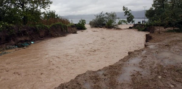 Sapanca Gölünde Su Seviyesi Altı Santimetre Yükseldi