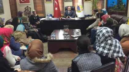 Yedirenk Uluslararası Öğrenci Derneği Başkan Yılmazer'i Ziyaret Etti