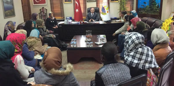 Yedirenk Uluslararası Öğrenci Derneği Başkan Yılmazer'i Ziyaret Etti
