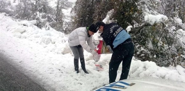 Kara Kışta Sokak Hayvanlarını Aç Bırakmadılar
