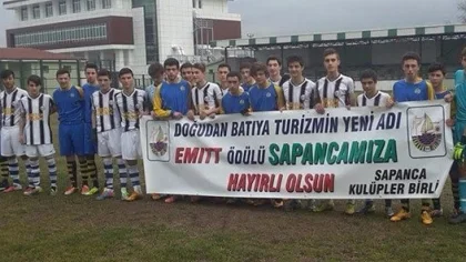 Sapanca Kulüpler Birliği'nden Anlamlı Pankart