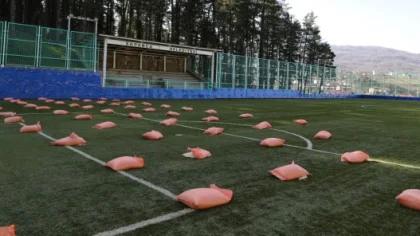 Sapanca Belediyesi Göl Mahallesi Spor Kompleksinin Bakımı Yapılıyor