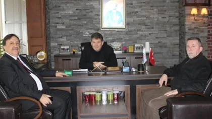 Enver Toçoğlu, Ziyaret Ettiği Lastik-İş Sendikası'nda Büyük Övgüyle Karşılandı