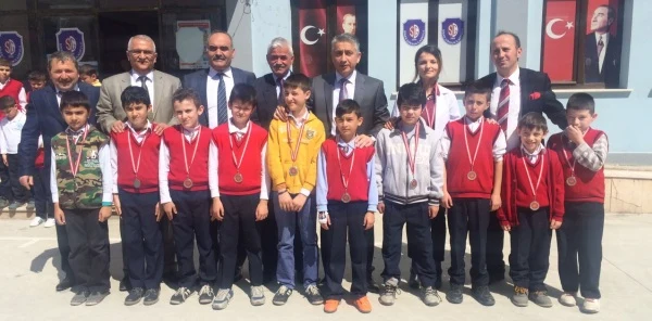 Beyaz Dişler Gülen Yüzler Projesi