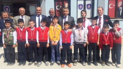 Beyaz Dişler Gülen Yüzler Projesi