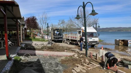 Sapanca Belediyesi Sahil Bandını Yeniden Düzenliyor