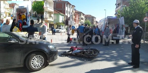 Otomobil ile Motosiklet Çarpıştı: 1 Yaralı