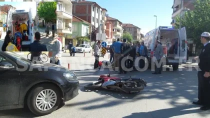 Otomobil ile Motosiklet Çarpıştı: 1 Yaralı