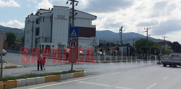 Bu Kavşak Kazaya Davetiye Çıkarıyor