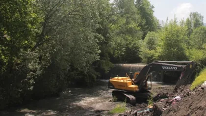 Nehir ve Derelerden 330 Kamyon Çöp Çıkarıldı