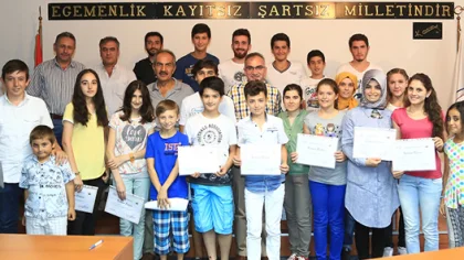 İngilizce Kursu'nda 22 Kursiyer Belgelerini Aldı