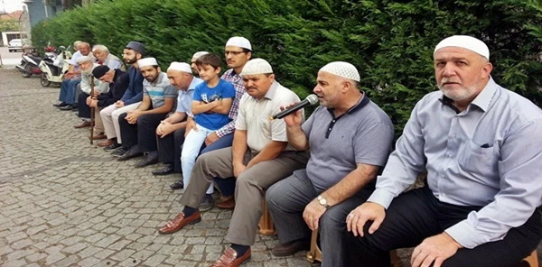 Sapanca Kemer Mezarlığında Arife Günü Mevlid Okutuldu