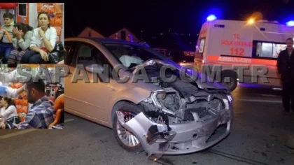 Sapanca'da Meydana Gelen Trafik Kazasında 2'si Çocuk 4 Kişi Yaralandı