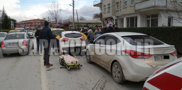 Sapanca'da Zincirleme Trafik Kazası: 1 Yaralı