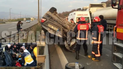Otomobil Sapanca TEM'de Takla Attı: 2 Yaralı