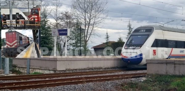 Hızlı Tren Elektrik Kesintisine Takıldı