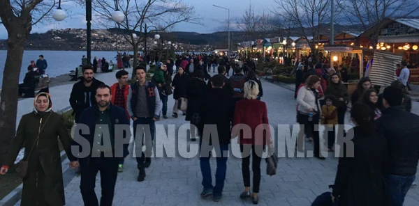 Sıcak Hava Sapanca'ya Yaradı