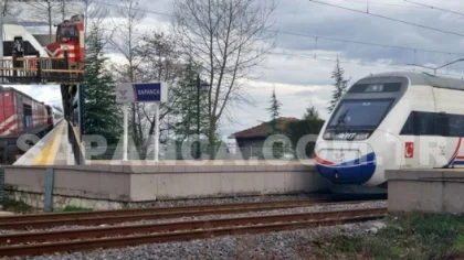 Hızlı Tren Elektrik Kesintisine Takıldı