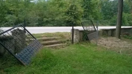Mezarlık Bu Hale Geldi