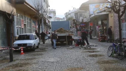 Çarşı İçinde Çalışmalar Sürüyor