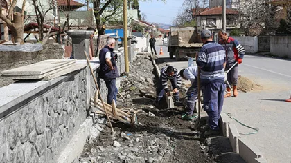 Gazipaşa Mahallesi Kaldırımlarla Donatılıyor