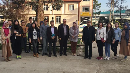 Yetiştirdikleri Laleleri Hediye Ettiler