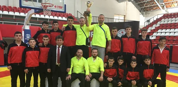 Güreşte Sapancalı Damgası
