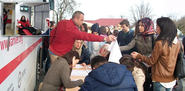 Kan Bağışı Aracı Sapanca Meslek Yüksekokulu'nda