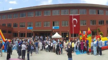Elmas Dereli'den Şenlik Tadında Etkinlik