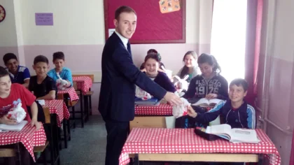 Öğrencilere Kandil Simidi İkram Ettiler