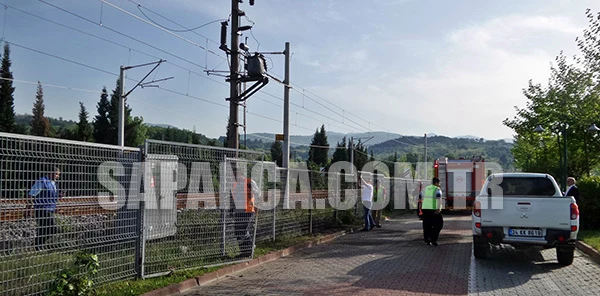 Tren Yolunda Sinyalizasyon Trafosu Yandı