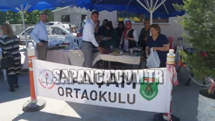 Alaçam Ortaokulu Kermes Düzenledi