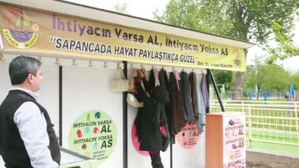 Yardım Standına Yoğun İlgi