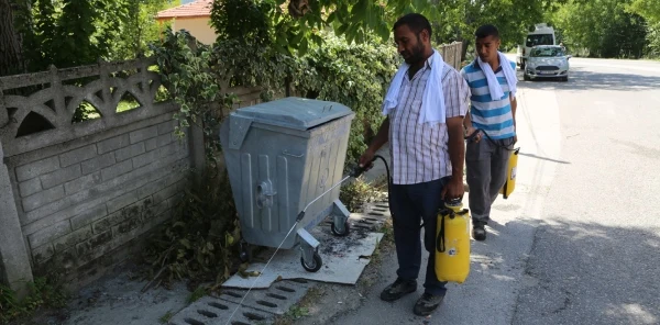 İlaçlama Çalışmaları Devam Ediyor