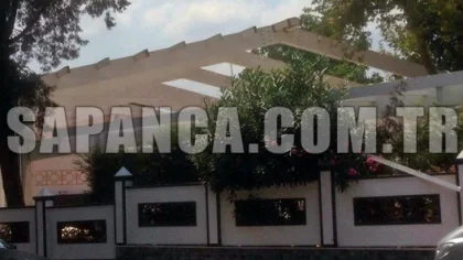 Restoranın Kaçak Bölümleri Yıkıldı