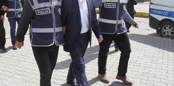 2 Öğretmen Gözaltına Alındı