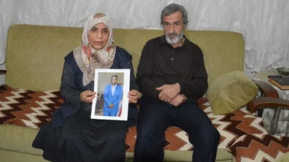 Acılı Aile Üniversite Öğrencisi Kayıp Oğullarını Arıyor