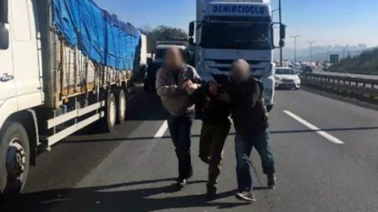 Hırsızlık Şüphelileri Otoyolda Yakalandı