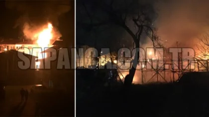 Sapanca'da Geceyi Alevler Aydınlattı