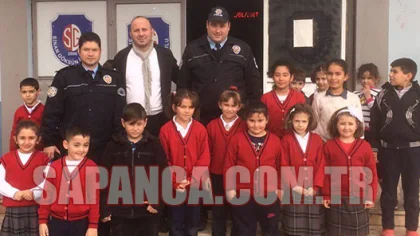 Polisten Öğrencilere Güvenli Yaşam Eğitimi