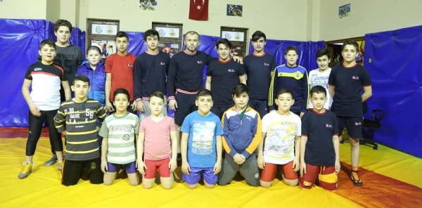 Güreş Şampiyonası Sapanca'da Gerçekleşecek