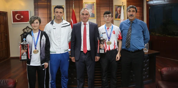 Kick Boksçulardan Başkan Yılmazer'e Ziyaret