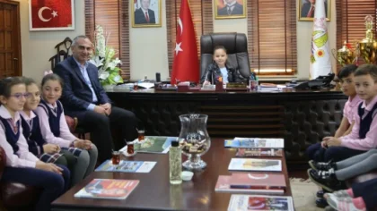 Başkan Koltuğunu Erva Çapoğlu'na Devretti