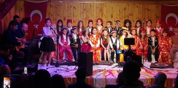 Sapanca İlkokulu'nda Türkü Gecesi