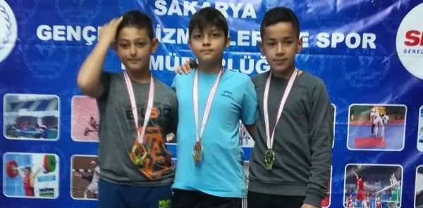 Sapanca'ya 3 Şampiyonluk Birden Geldi