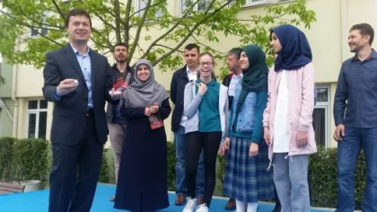 Başarılı Öğrencilere Altın
