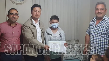 Lösemi Hastası Abdi Berat'ın Karne Sevinci