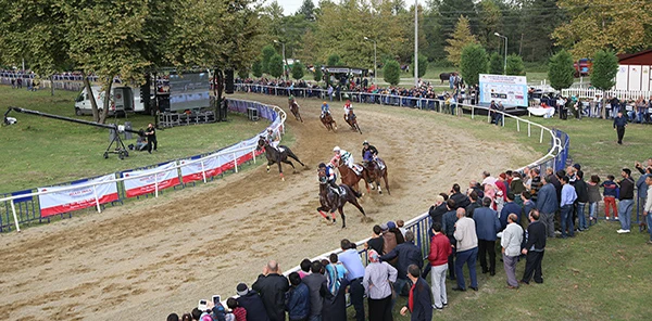 Sapanca Sayder Yaz Şenliği Mahalli At Yarışları Başlıyor