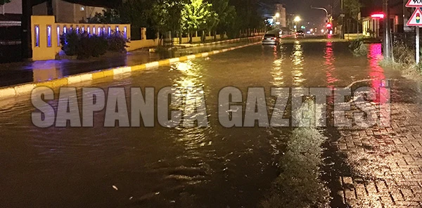 1 Saatte Metrekareye 27 Kg Yağmur Yağdı