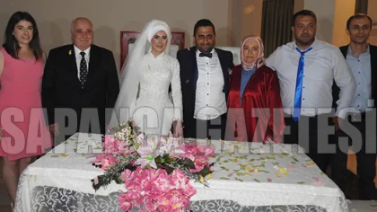 Hanne ve Mustafa Dünya Evine Girdi